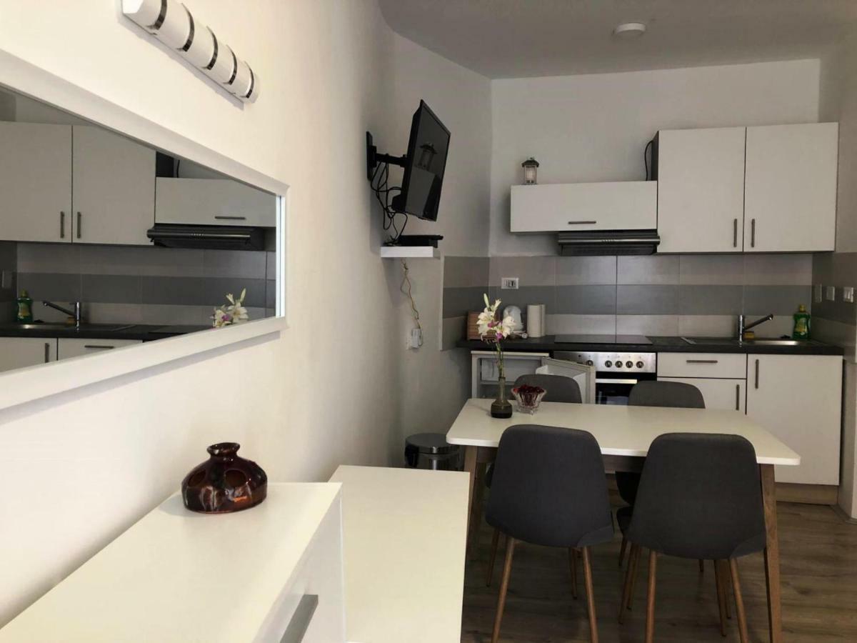 Monte B. Exclusive Apartment Ровинь Экстерьер фото